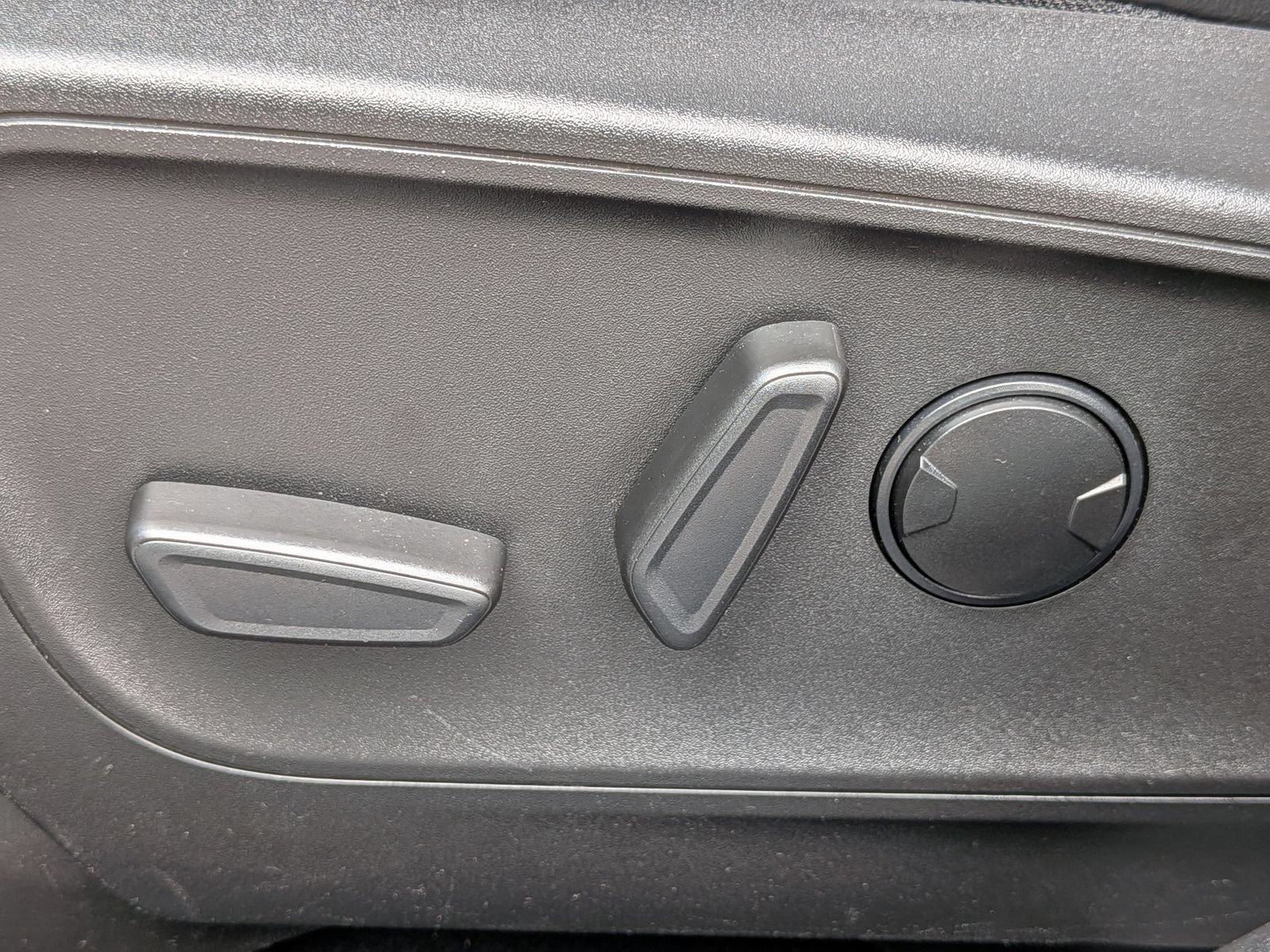 Used 2023 Ford Escape ST-Line w/ Equipment Group 301A FWD image 16
