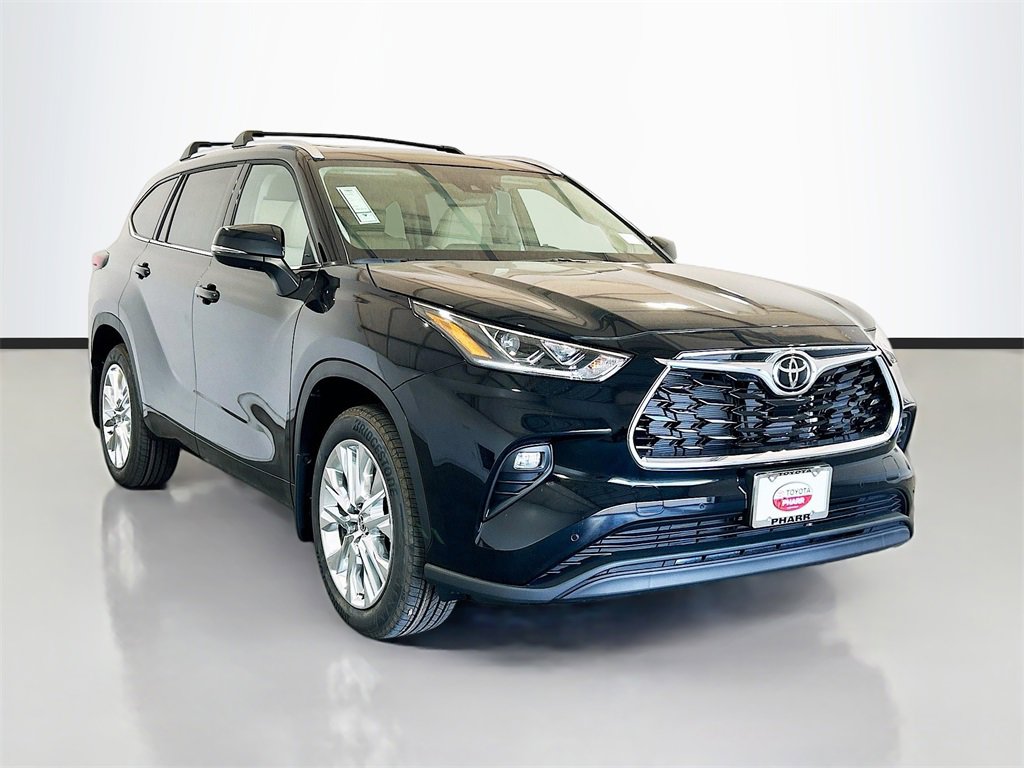 New 2025 Toyota Highlander Limited image 3
