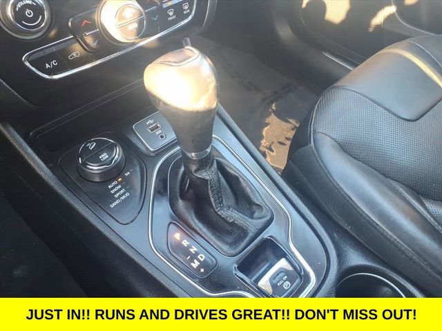 Used 2019 Jeep Cherokee Overland w/ Technology Group image 23