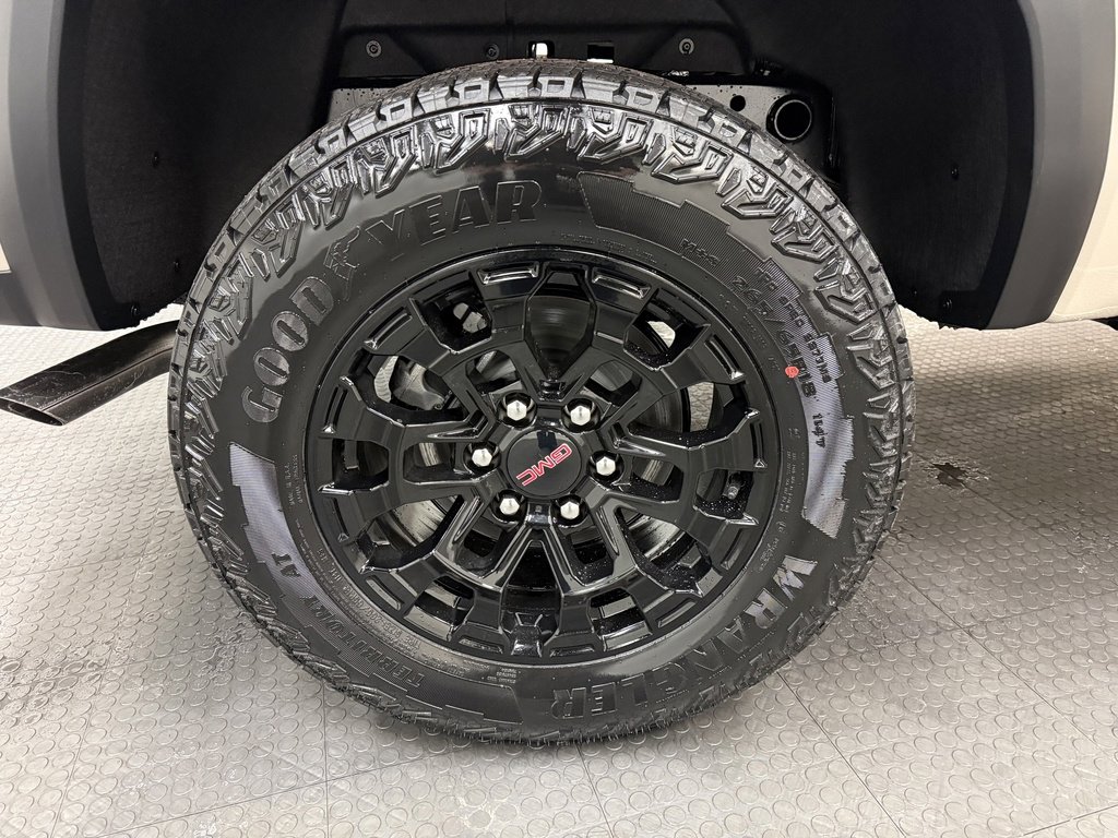 New 2026 GMC Canyon Elevation w/ Convenience Package image 12