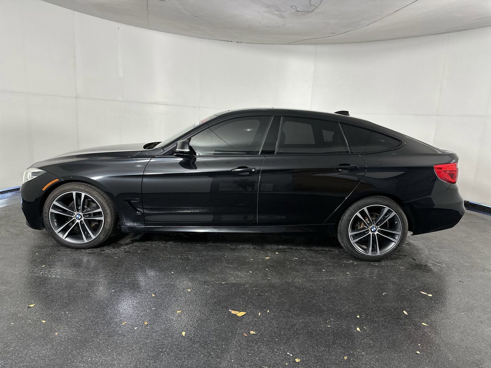 Used 2017 BMW 330i Gran Turismo xDrive image 8