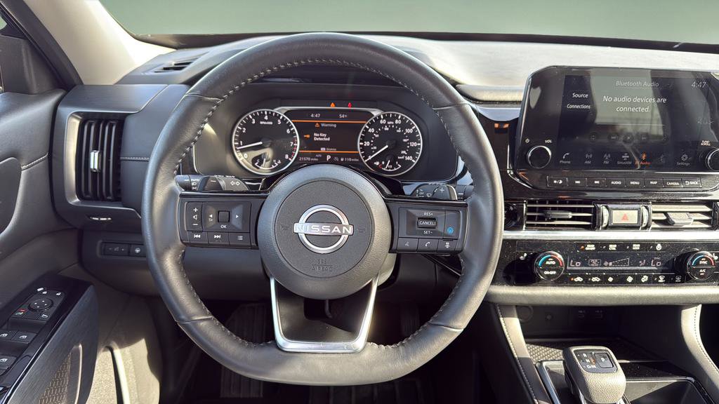 Certified 2025 Nissan Pathfinder SL image 9