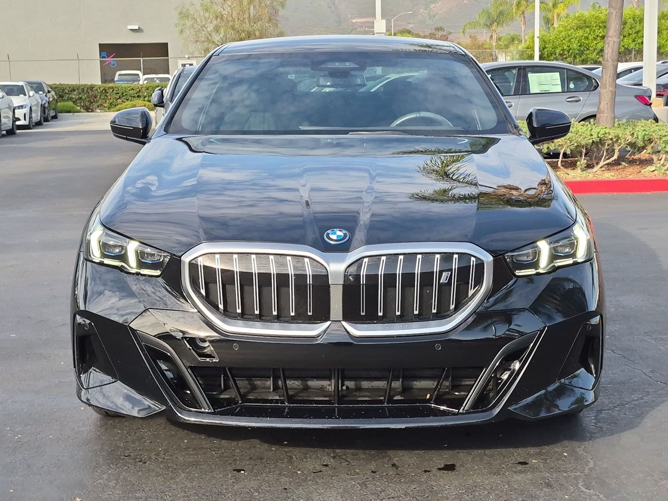 Used 2024 BMW i5 eDrive40i w/ Executive Package RWD image 3
