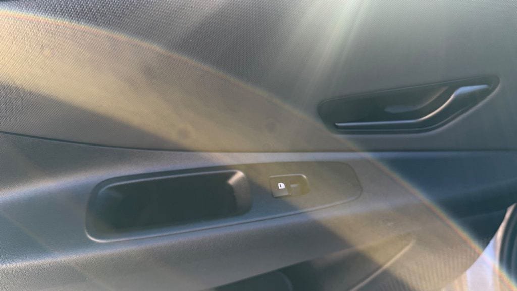 Certified 2025 Hyundai Elantra Sport FWD image 18