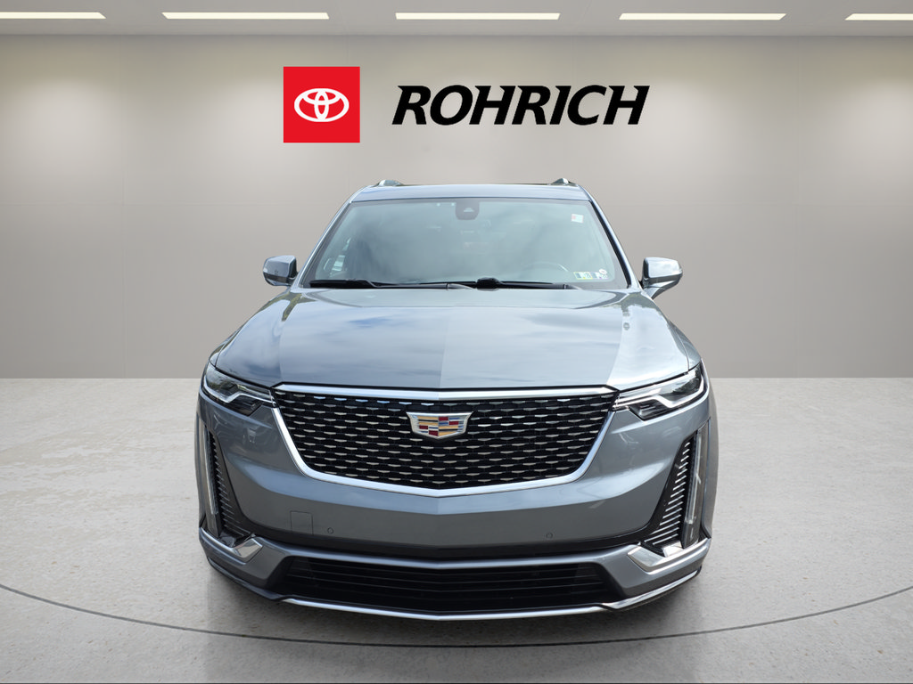 Used 2022 Cadillac XT6 Premium Luxury AWD/4WD image 2