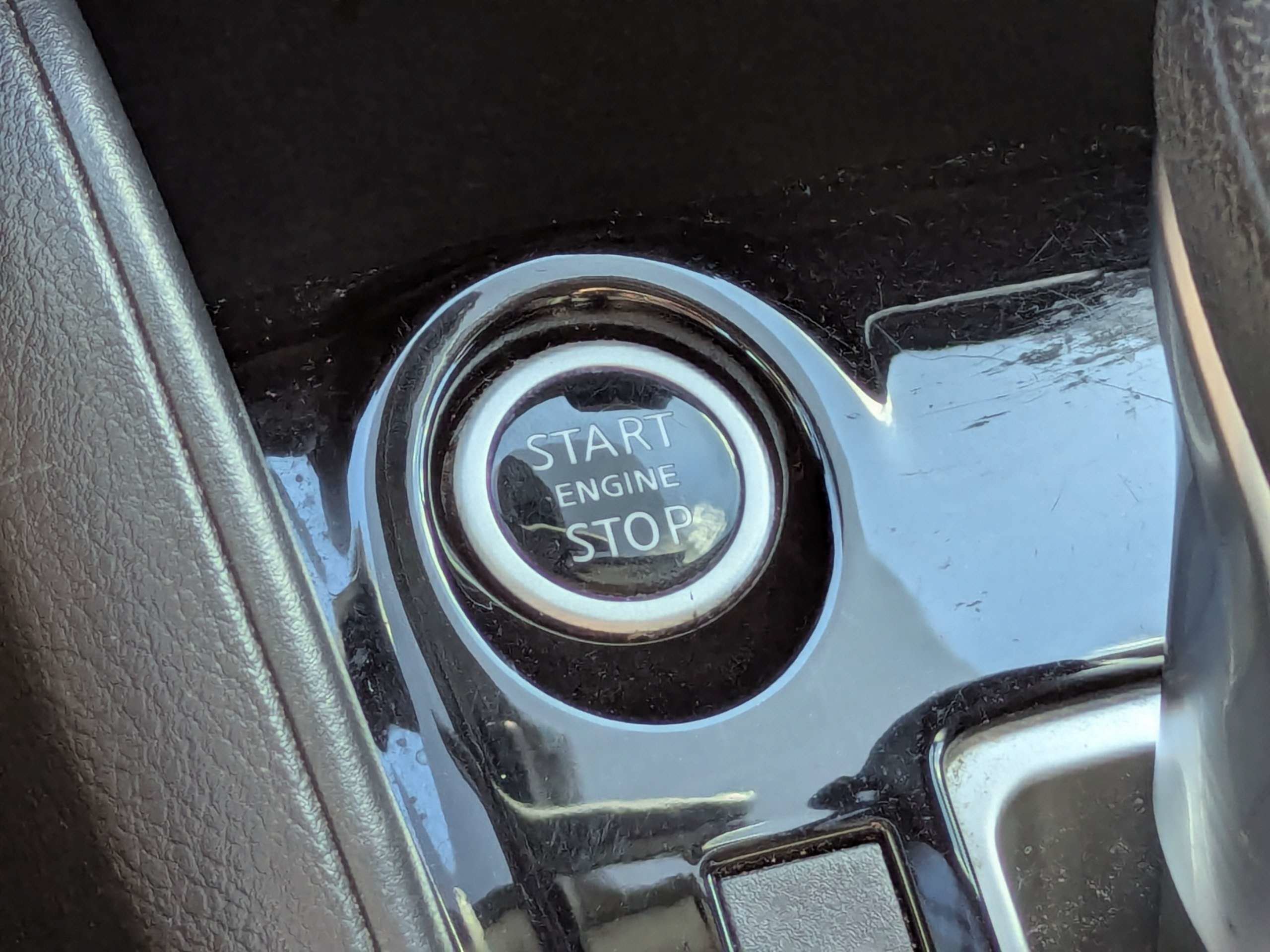 Used 2020 Nissan Kicks S FWD image 31