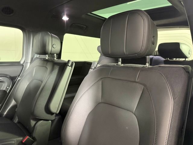 Used 2025 Land Rover Defender 130 V8 image 24