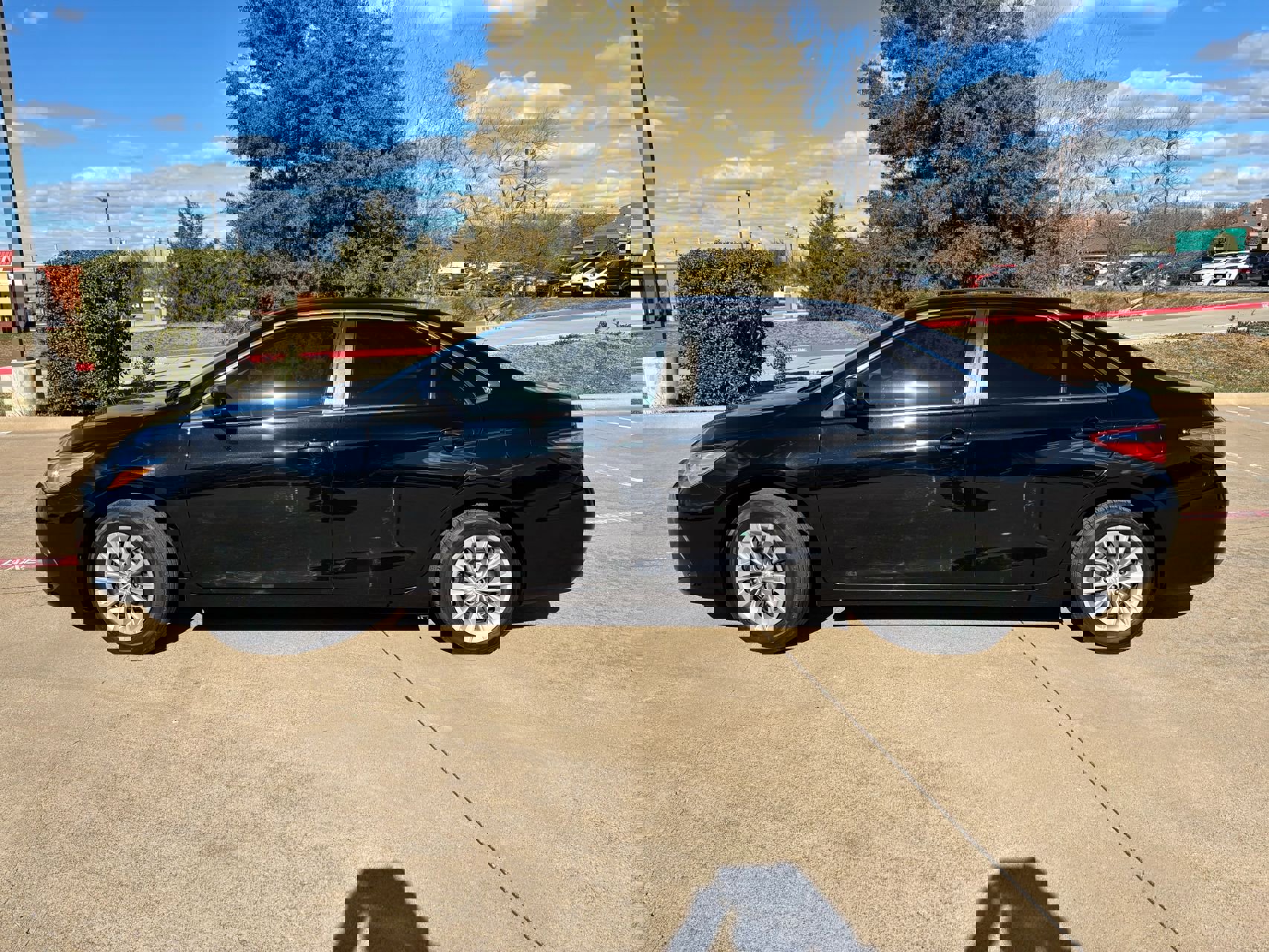 Used 2017 Toyota Camry LE image 10