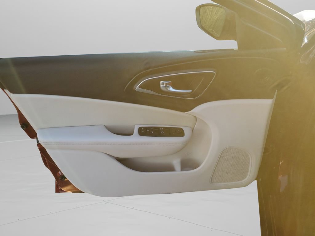 Used 2015 Chrysler 200 Limited w/ Convenience Group image 26