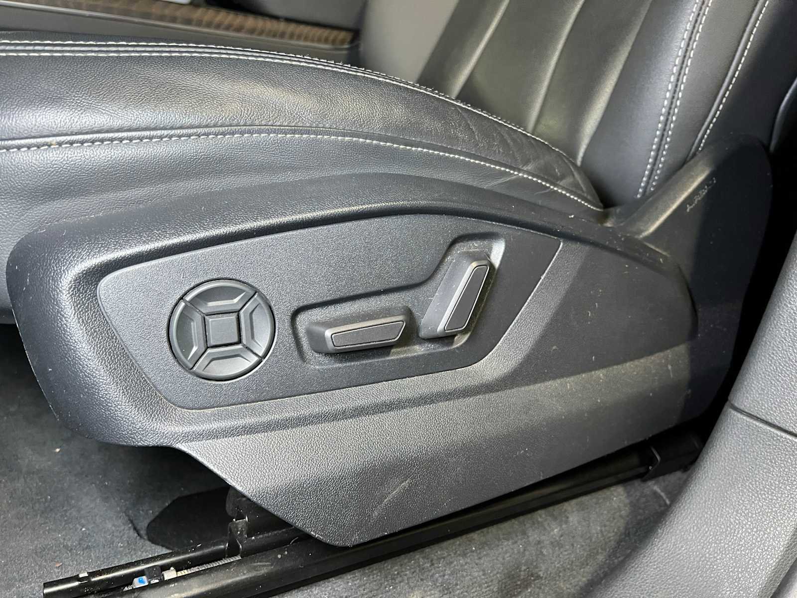 Used 2022 Audi Q8 Premium Plus w/ Premium Plus Package image 62