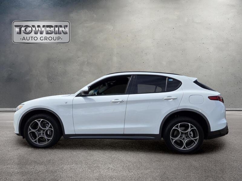 Used 2022 Alfa Romeo Stelvio Ti AWD/4WD image 7