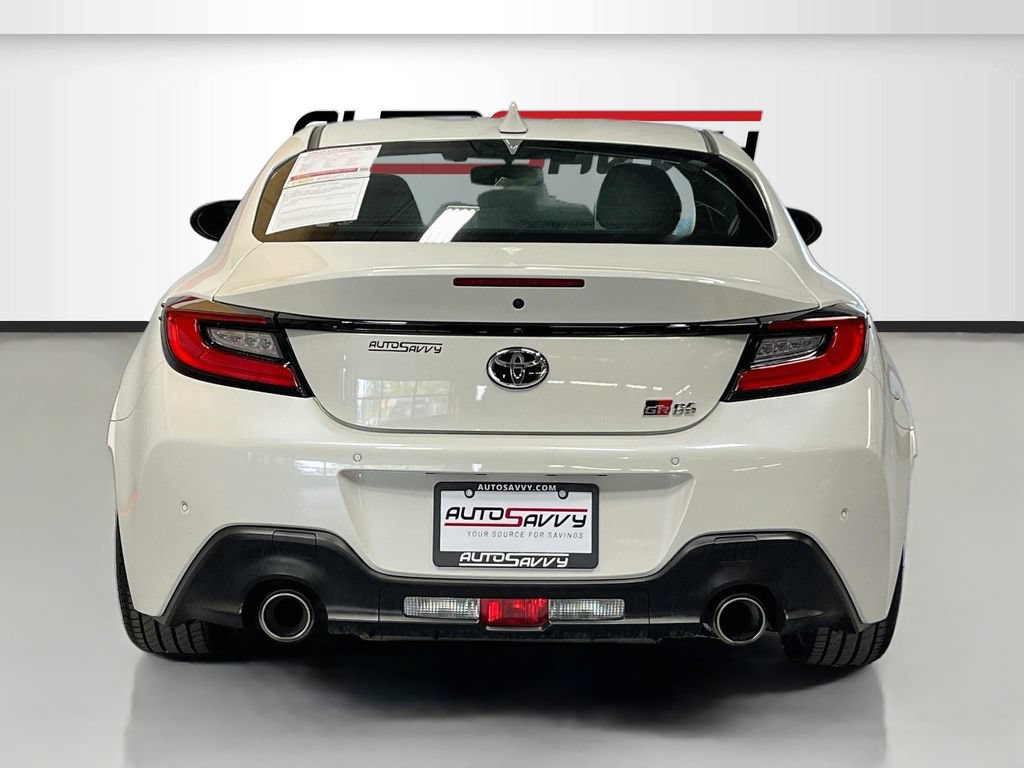 Used 2025 Toyota GR86 w/ ALL Weather Mat Package (TMS) RWD image 6