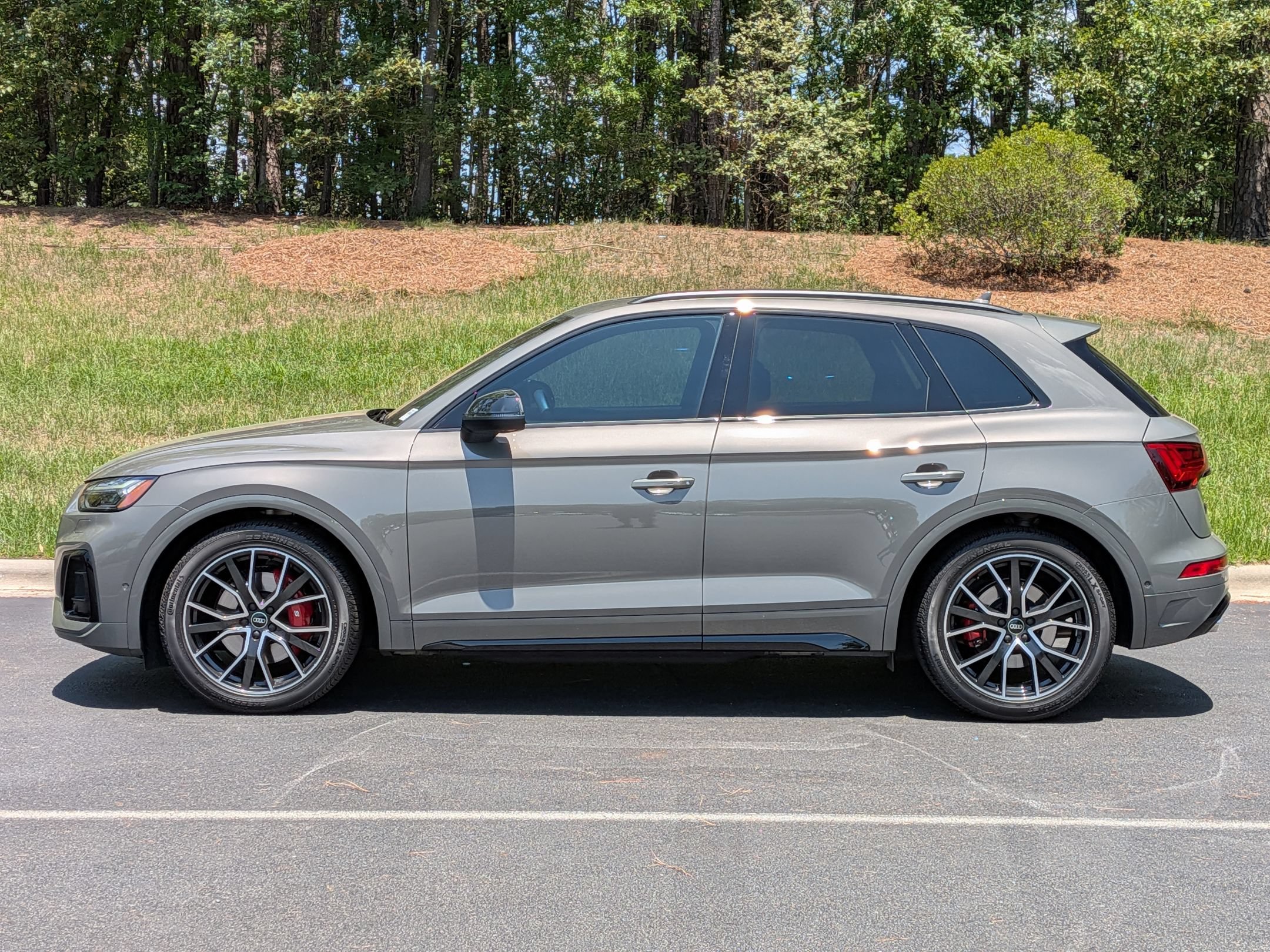Used 2023 Audi SQ5 Prestige w/ Prestige Package AWD/4WD image 2