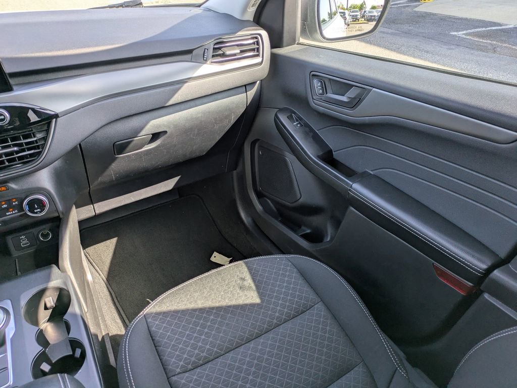 Used 2025 Ford Escape Active AWD/4WD image 18