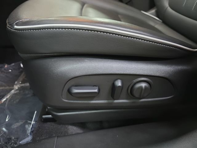Used 2024 Buick Encore GX Avenir w/ Avenir Technology Package image 30