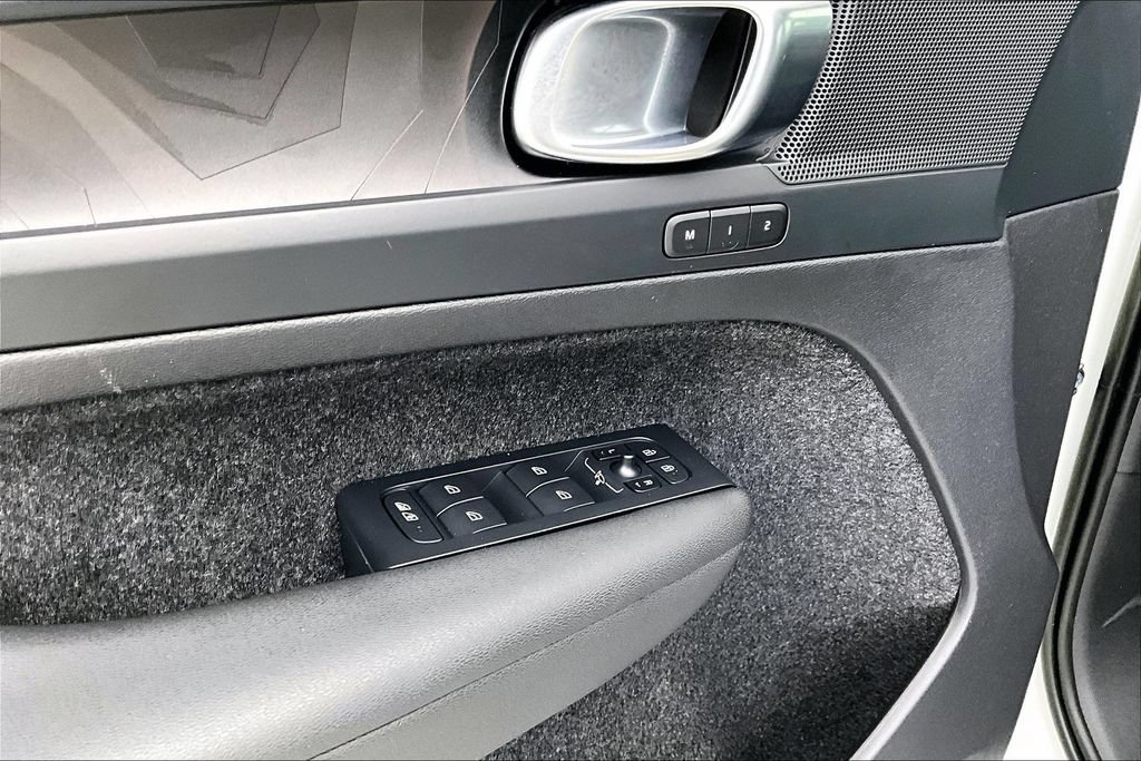 Certified 2023 Volvo XC40 Recharge Plus AWD/4WD image 32