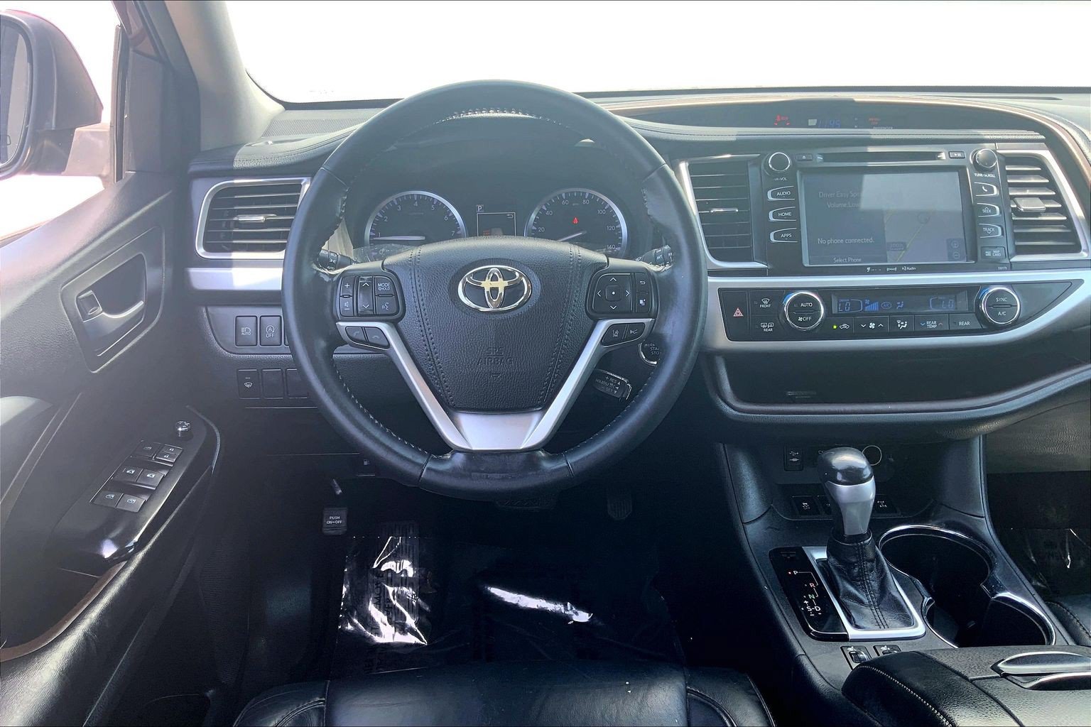 Used 2018 Toyota Highlander XLE AWD/4WD image 6