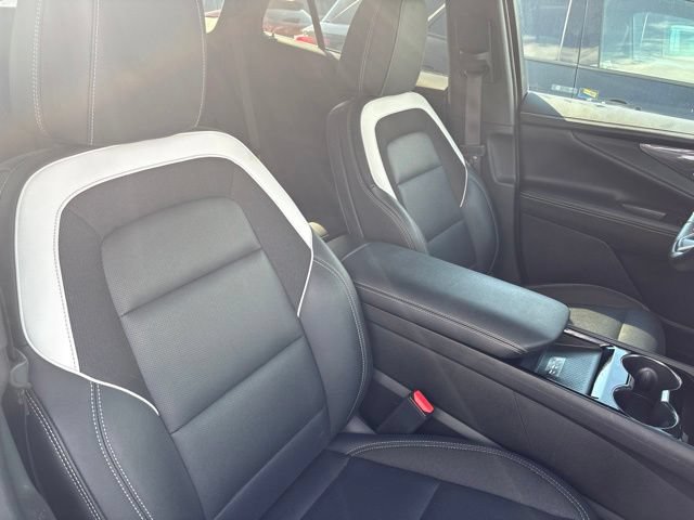 Used 2024 Chevrolet Blazer EV LT AWD/4WD image 13
