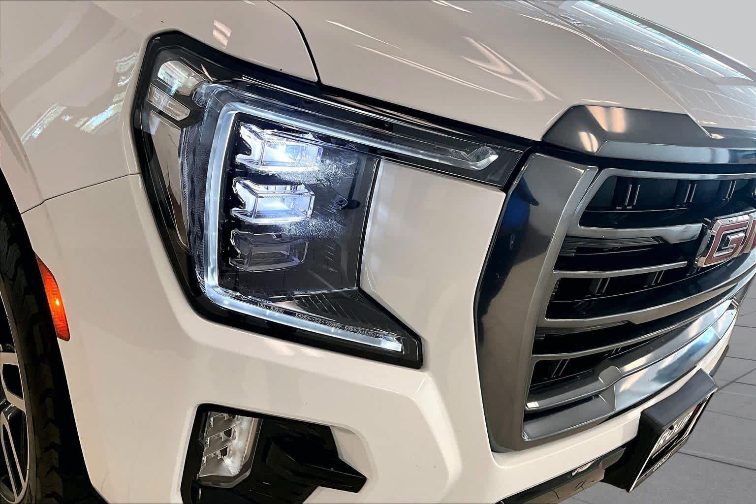 Used 2022 GMC Yukon AT4 AWD/4WD image 27