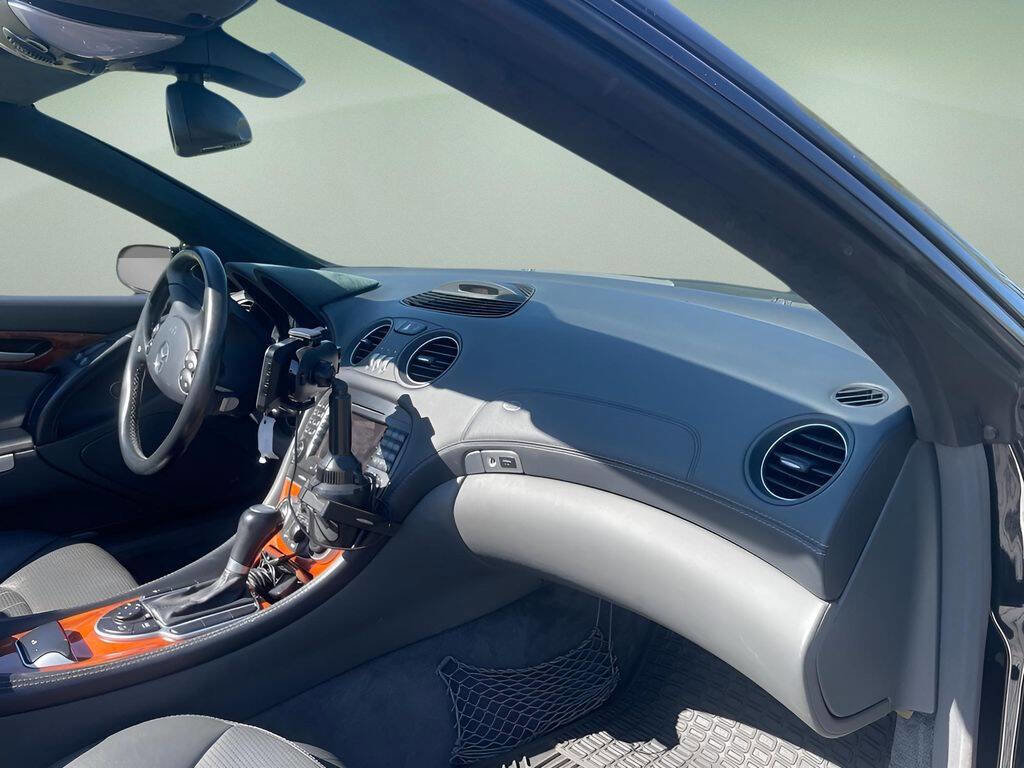 Used 2005 Mercedes-Benz SL 65 AMG image 21