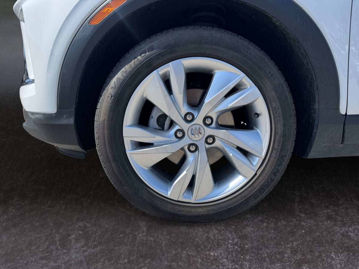 Used 2025 Buick Encore GX Preferred FWD image 9