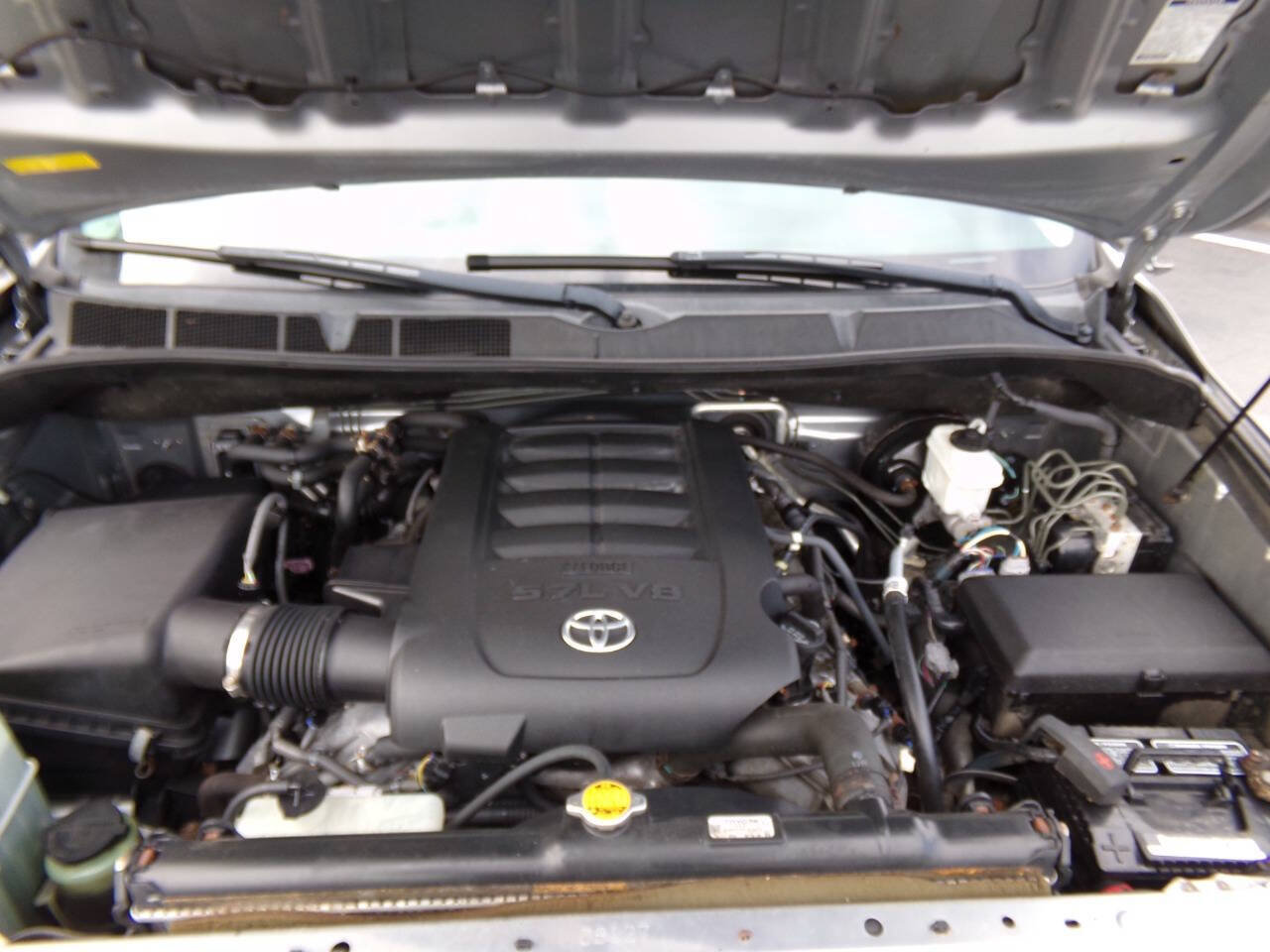 Used 2011 Toyota Sequoia SR5 w/ Premium Pkg AWD/4WD image 51