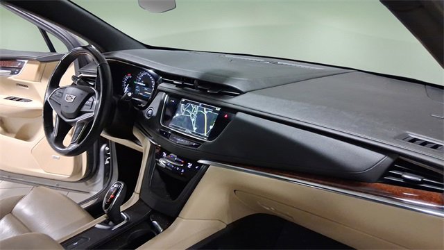 Used 2018 Cadillac XT5 Luxury w/ Driver Awareness Package image 21