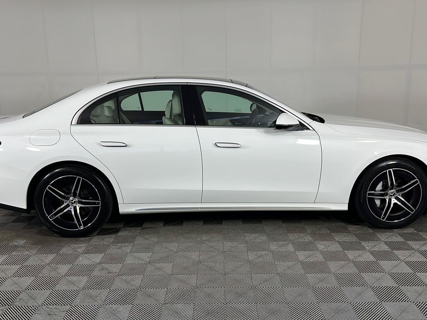 Certified 2024 Mercedes-Benz E 350 4MATIC Sedan image 22