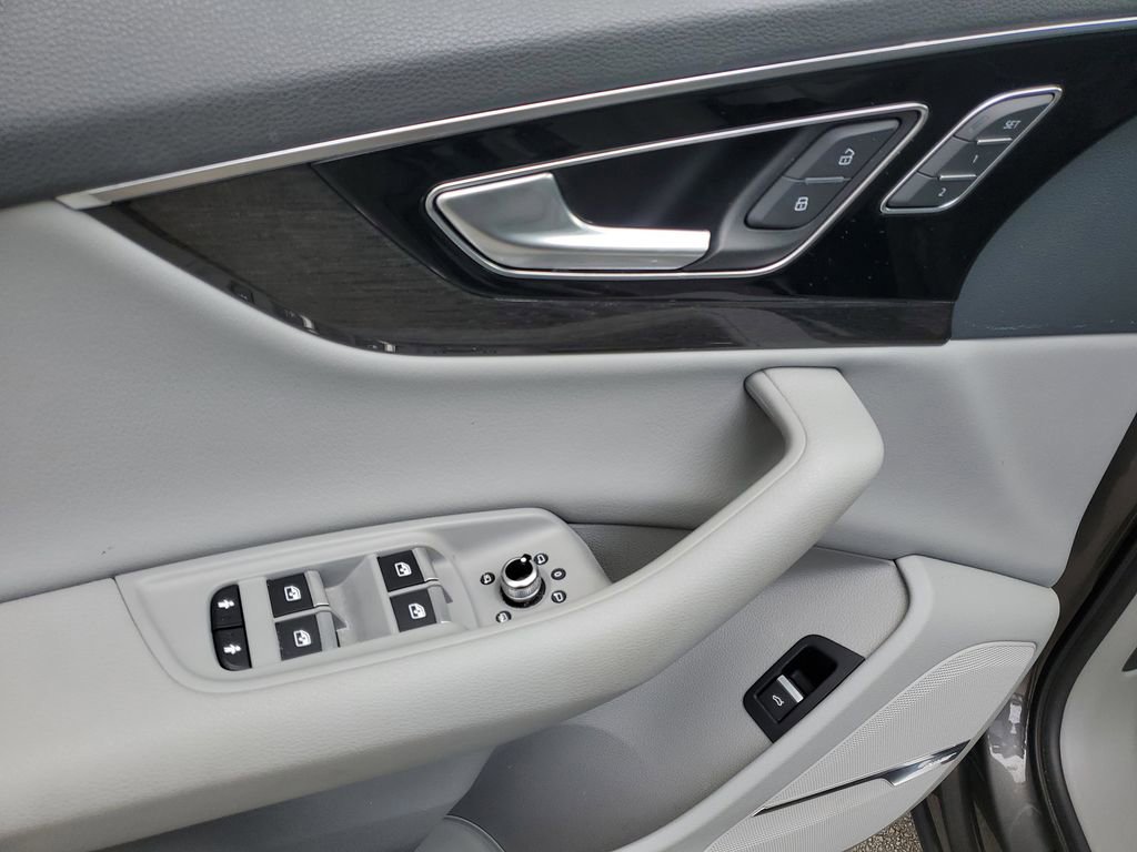Used 2019 Audi Q7 3.0T Prestige image 19