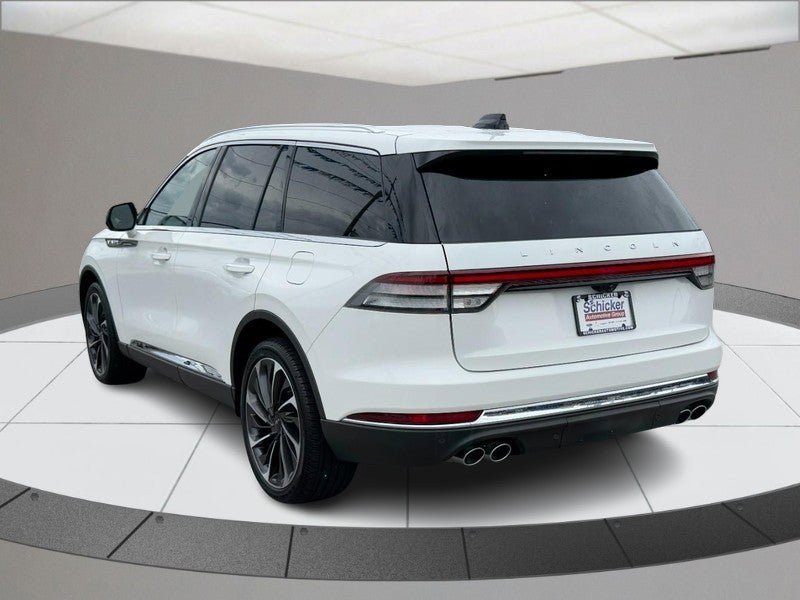 Used 2025 Lincoln Aviator Reserve w/ Equipment Group 201A image 6