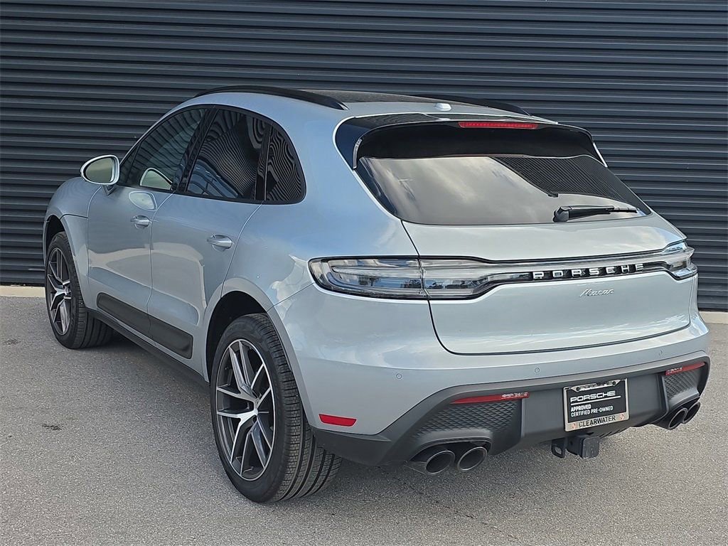 Certified 2025 Porsche Macan image 3