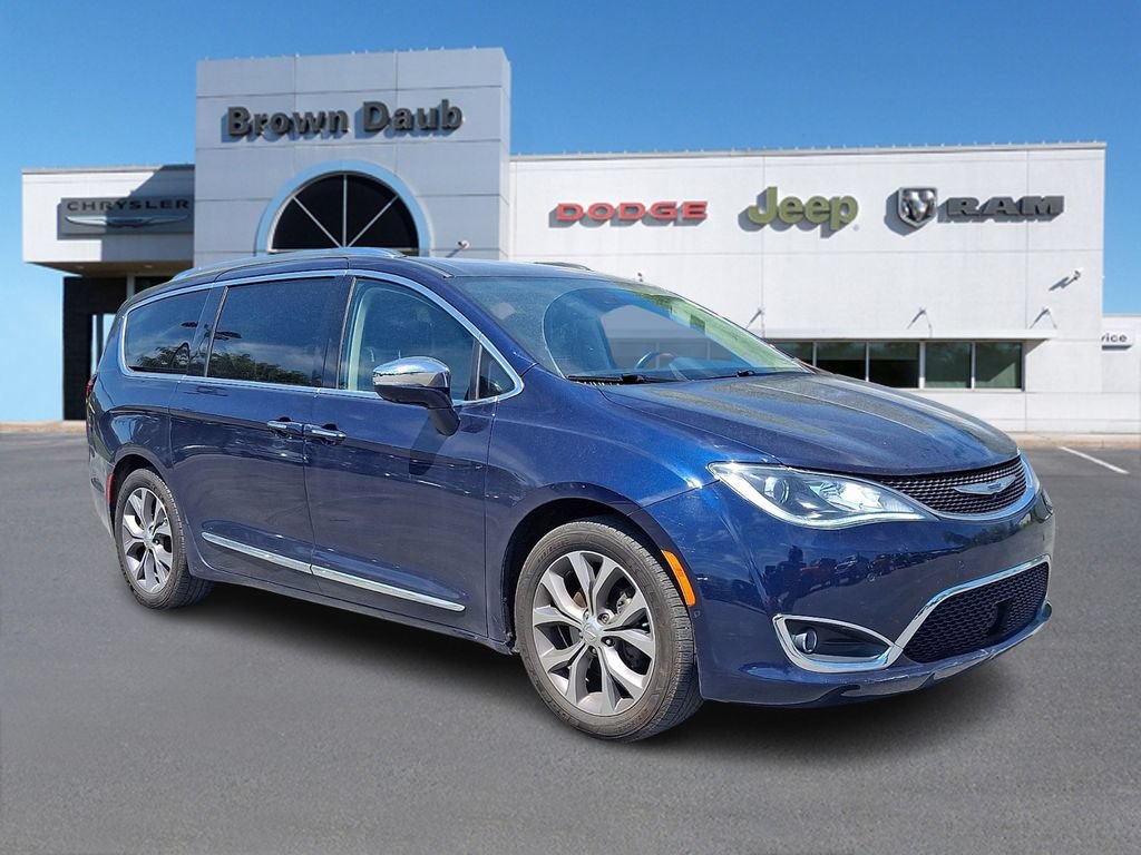 Used 2019 Chrysler Pacifica Limited w/ Tire & Wheel Group