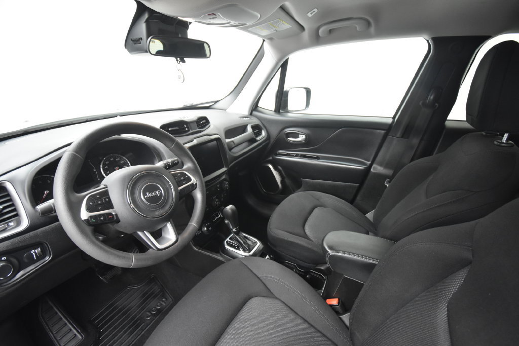 Used 2023 Jeep Renegade Latitude AWD/4WD image 7