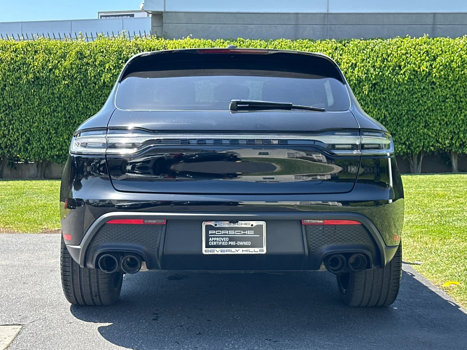 Certified 2024 Porsche Macan S AWD/4WD image 7