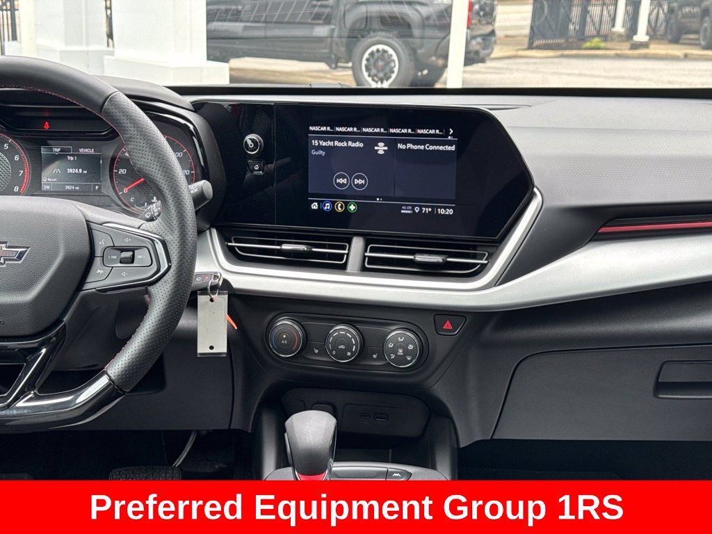 Used 2026 Chevrolet Trax RS w/ Sunroof Package FWD image 12