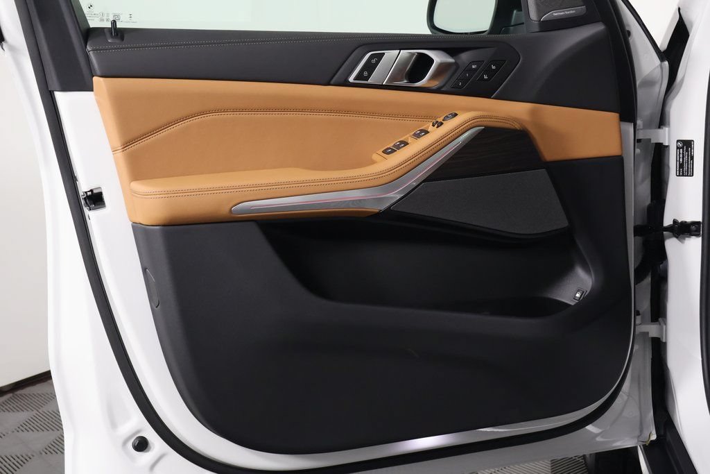 New 2026 BMW X5 xDrive50e AWD/4WD image 7