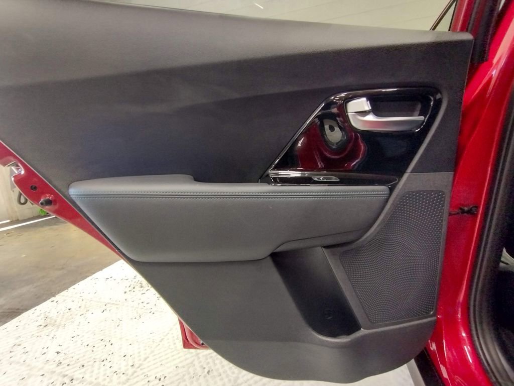 Used 2022 Kia Niro EX Premium image 35