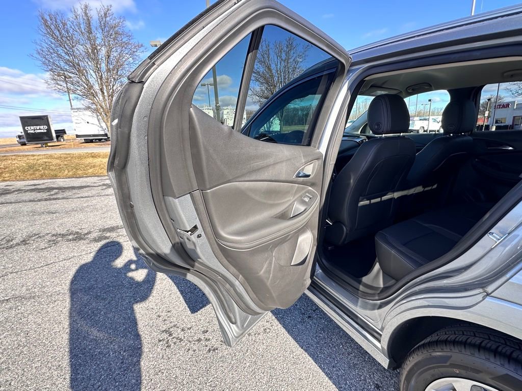 Certified 2023 Buick Encore GX Select w/ Sport Touring Package FWD image 23
