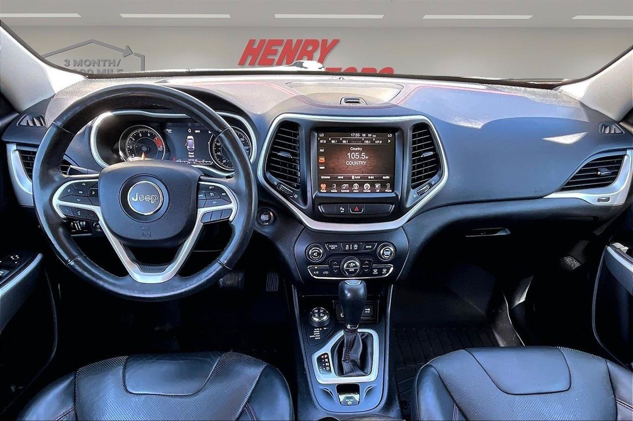 Used 2018 Jeep Cherokee Trailhawk w/ Quick Order Package 27L AWD/4WD image 7
