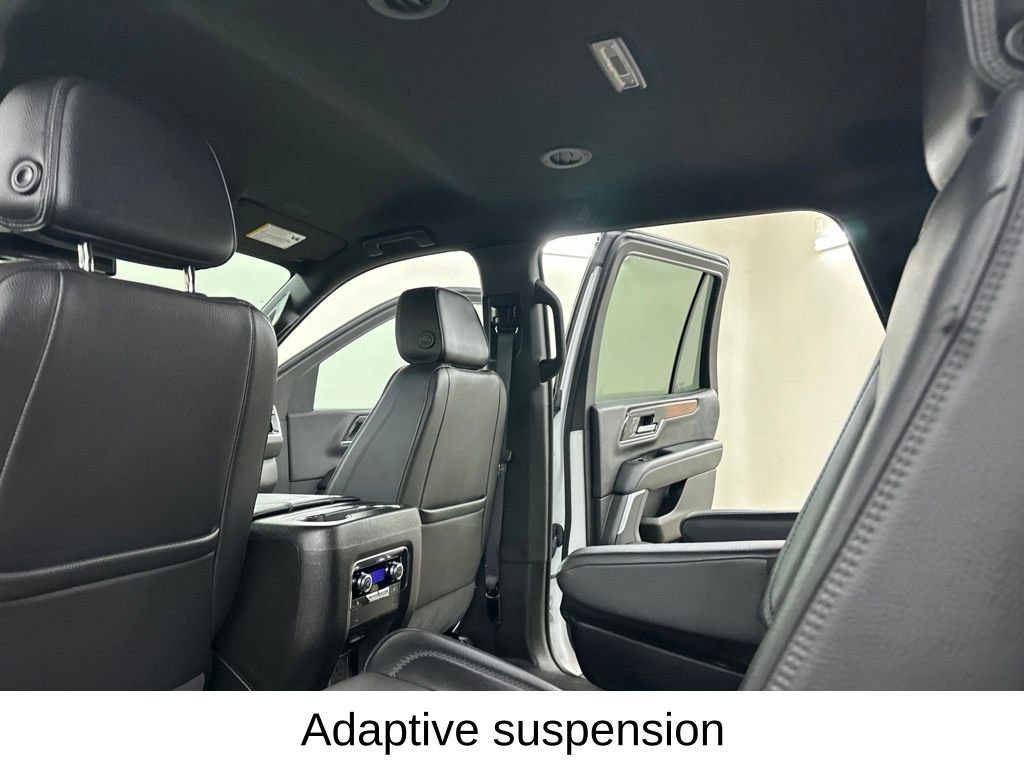 Used 2025 GMC Yukon Denali AWD/4WD image 34