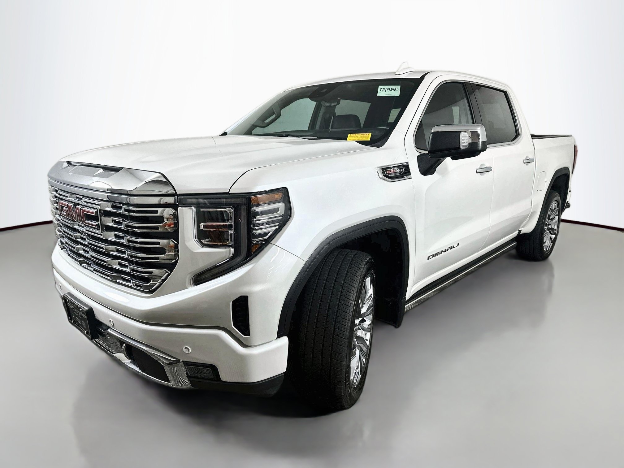 Used 2024 GMC Sierra 1500 Denali w/ Denali Reserve Package AWD/4WD image 3