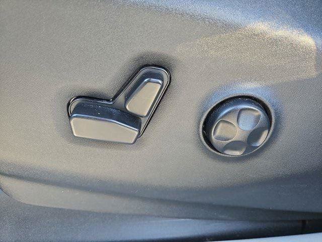 Used 2024 Chrysler Pacifica Touring-L FWD image 14