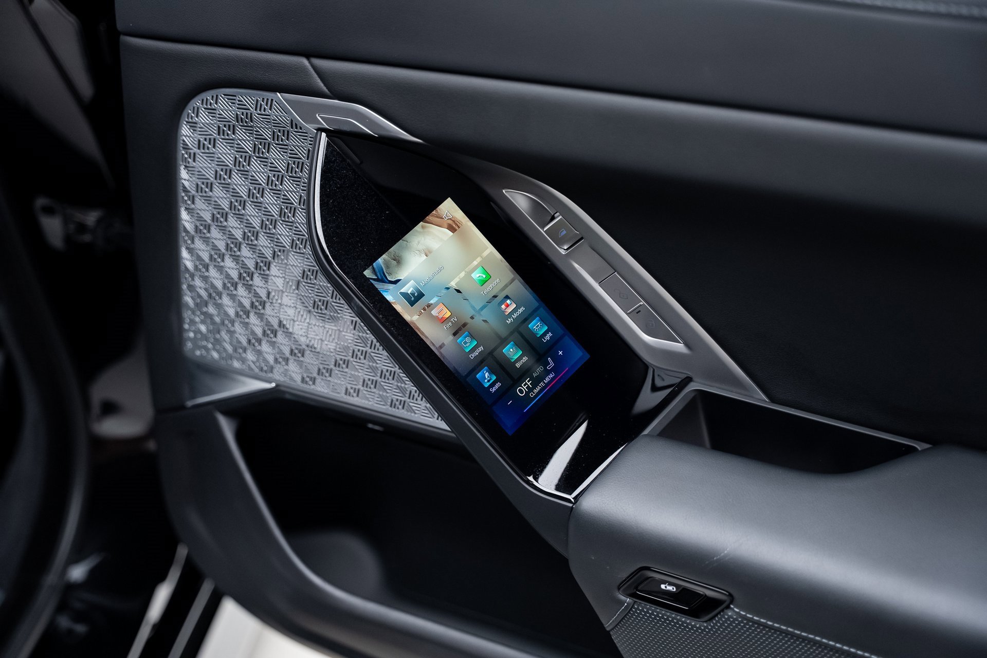 Used 2023 BMW i7 xDrive60 w/ Executive Package 2 image 72