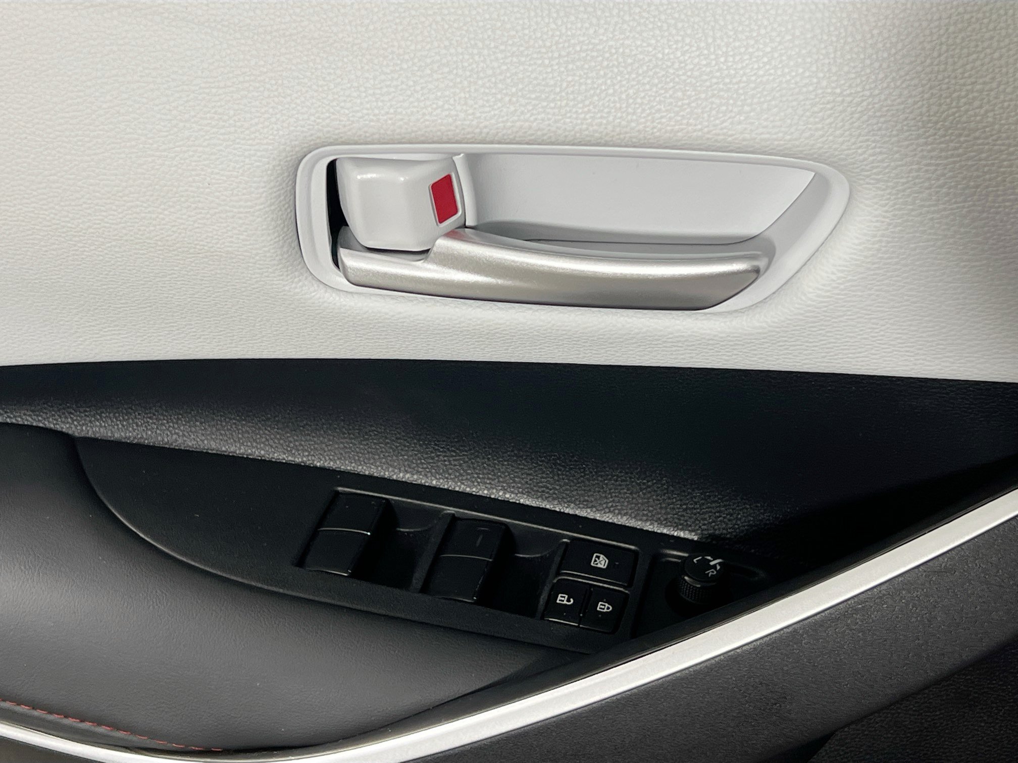 Used 2025 Toyota Corolla SE FWD image 17