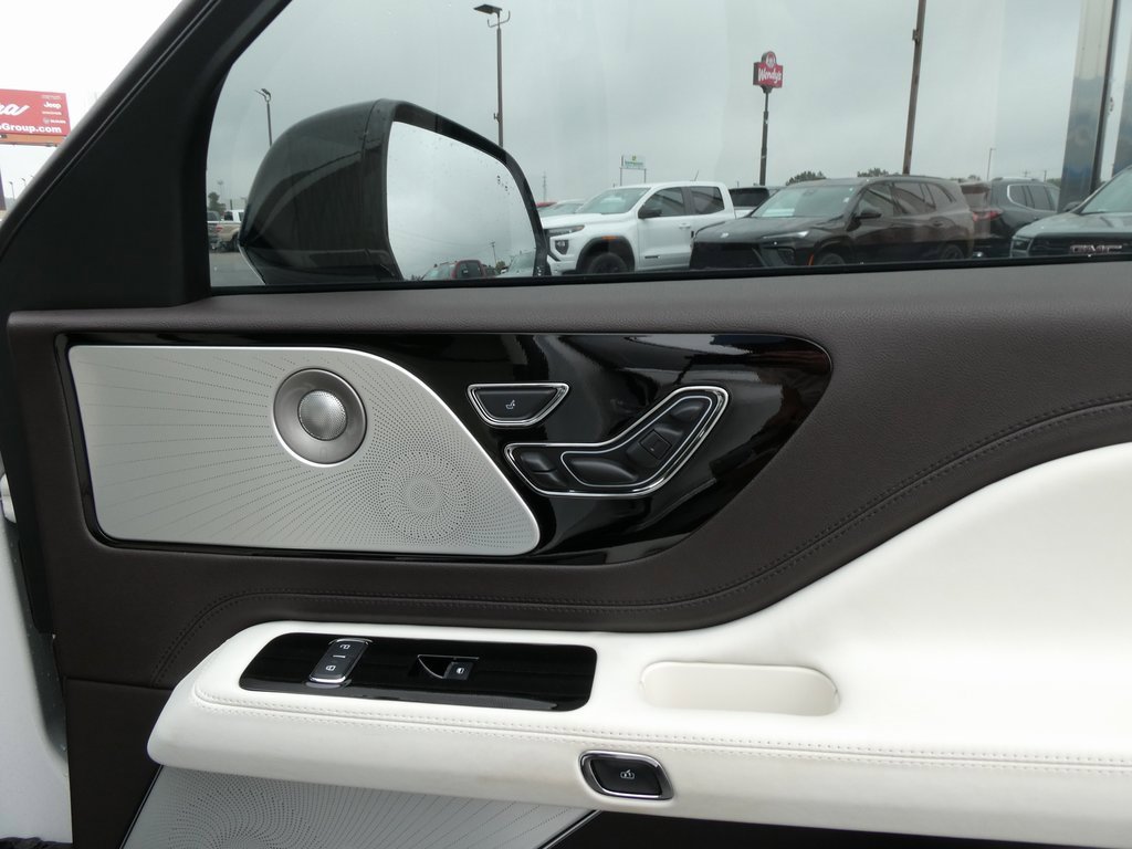 Used 2023 Lincoln Aviator Black Label Grand Touring w/ Class IV Trailer Tow Package image 16