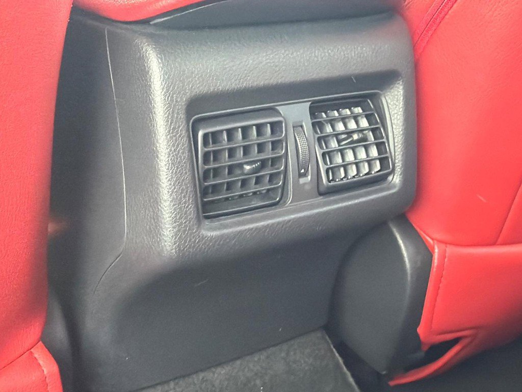 Used 2019 Toyota Camry XSE image 10