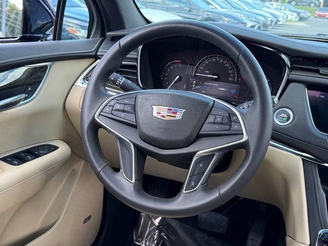 Used 2017 Cadillac XT5 FWD image 16