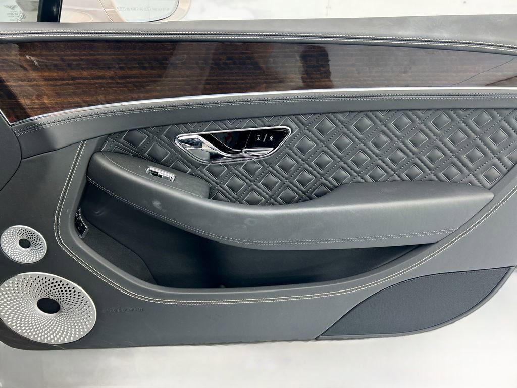 Used 2021 Bentley Continental GT image 32