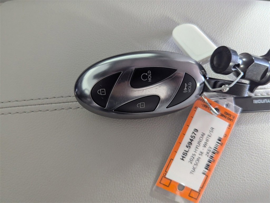 Certified 2025 Hyundai Tucson SE image 27