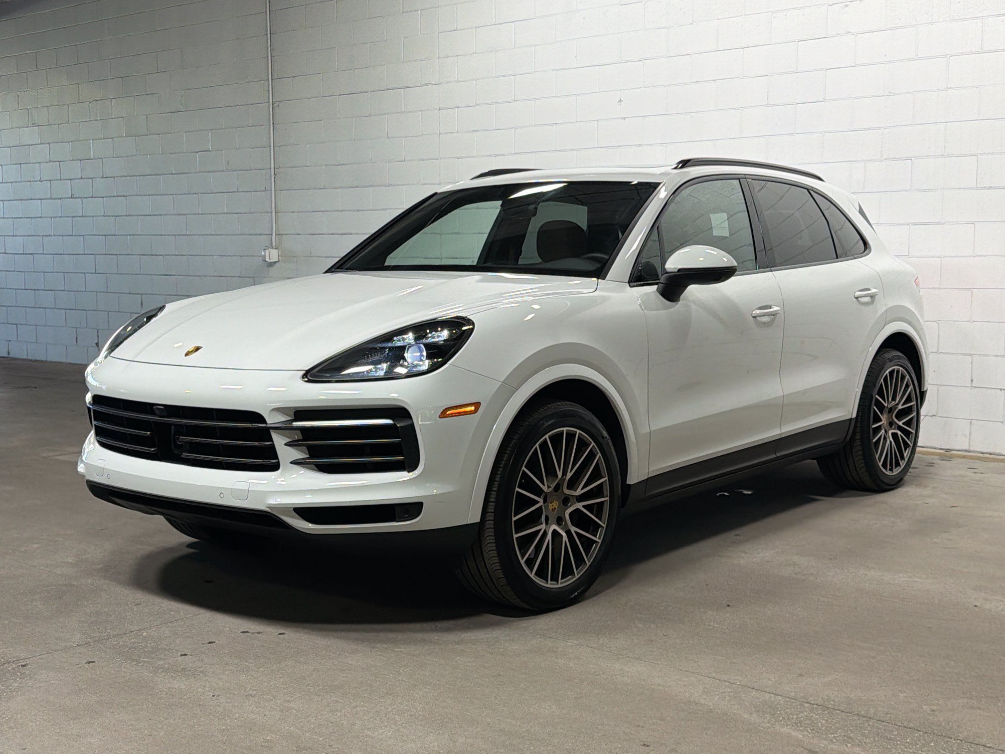 Certified 2023 Porsche Cayenne Platinum Edition AWD/4WD image 1